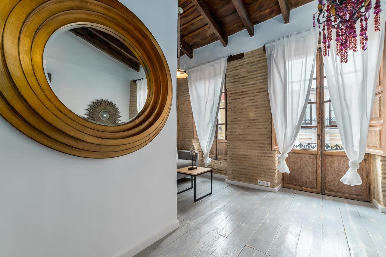 My Loft 4 You Ruzafa Style III บาเลนเซีย ภายนอก รูปภาพ
